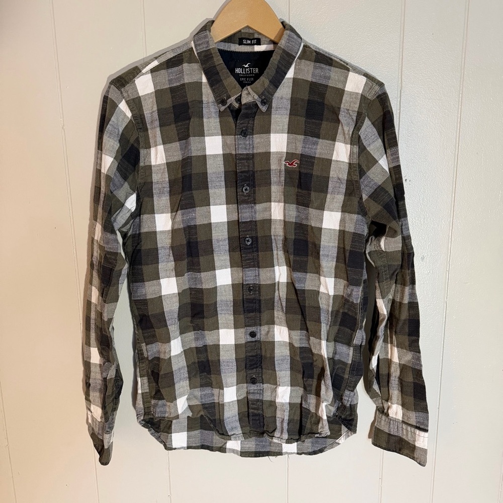 Hollister dark green plaid long-sleeve button up shirt men’s large